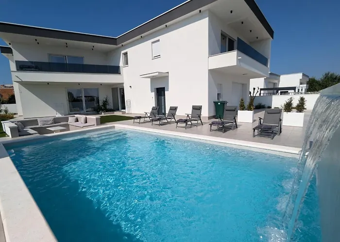 アパート The Luxe Hideaway ザダル