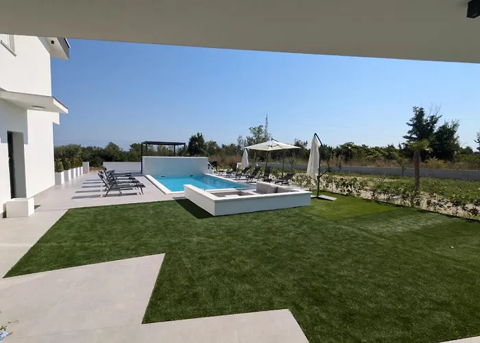 The Luxe Hideaway アパート *